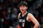 杨瀚森点评自己的NBA菜鸟赛季：有太多遗憾&不满 给自己打40-50分